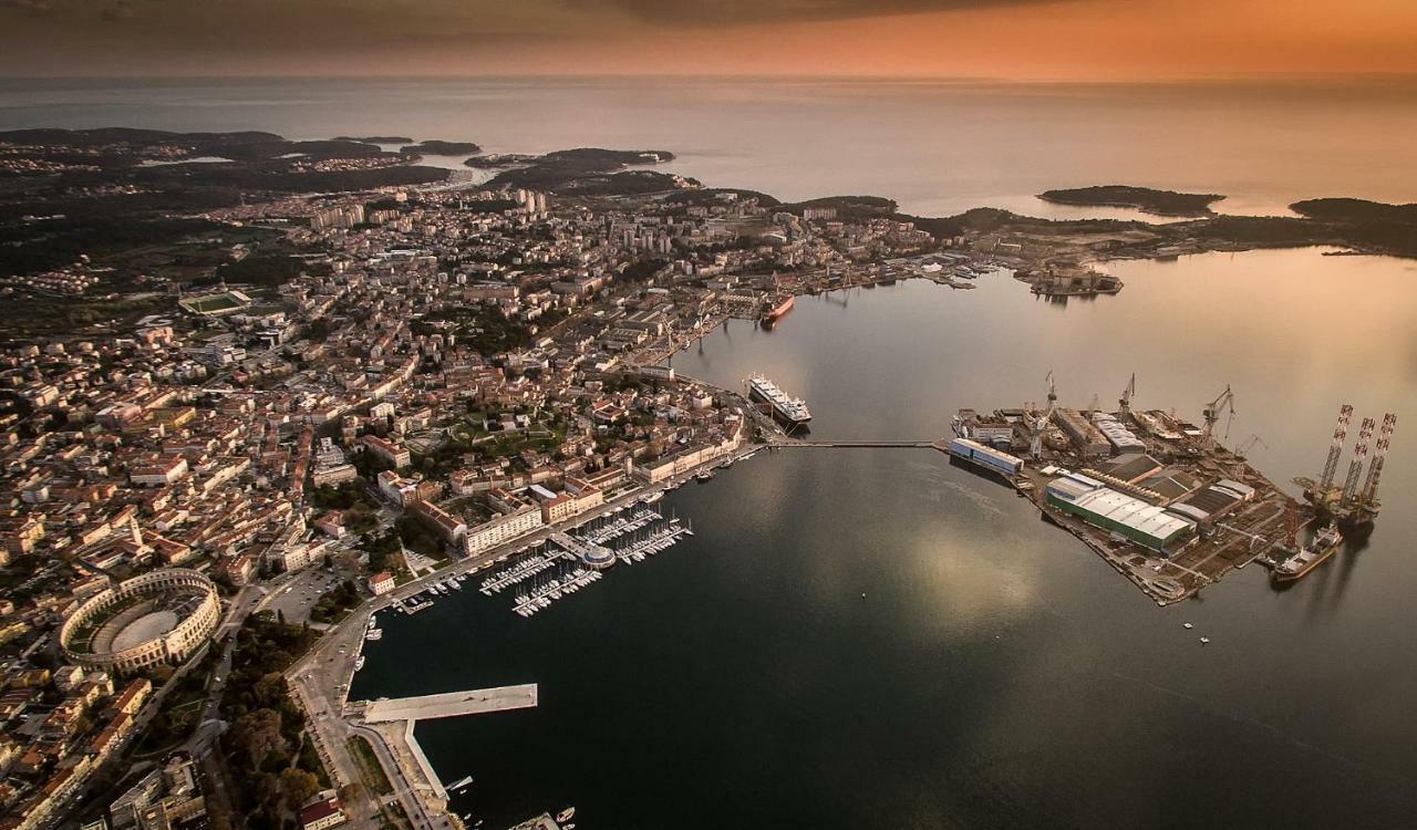 Apartman Kyra Pula Luaran gambar